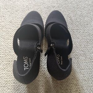 TOMS Women's Classic Black Heels